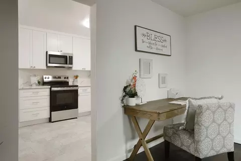 Entry Way - 2109 Geneva Dr, Modesto, CA 95350 photo 1 of 2