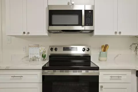 Kitchen - 2109 Geneva Dr, Modesto, CA 95350 photo 4 of 4