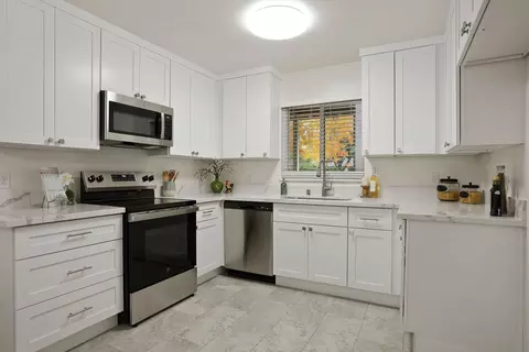 Kitchen - 2109 Geneva Dr, Modesto, CA 95350 photo 1 of 4