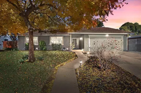 8741 S Donegal Bay Dr, Elk Grove, CA 95624