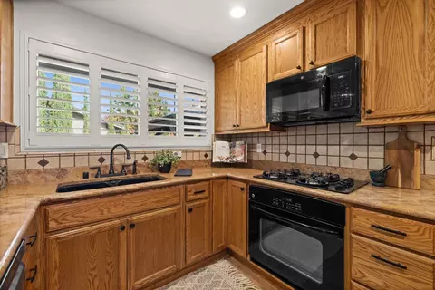 Kitchen - 4931 Patric Way, Carmichael, CA 95608 photo 3 of 4