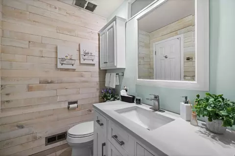 Bath - 4931 Patric Way, Carmichael, CA 95608 photo 2 of 3