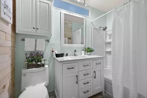 Bath - 4931 Patric Way, Carmichael, CA 95608 photo 1 of 3
