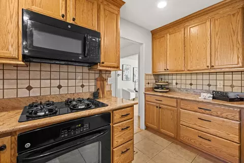 Kitchen - 4931 Patric Way, Carmichael, CA 95608 photo 4 of 4
