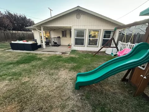 Exterior - 33 3rd Ave, Isleton, CA 95641 photo 2 of 4