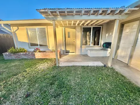 Exterior - 33 3rd Ave, Isleton, CA 95641 photo 1 of 4