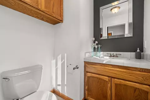 Bath - 5730 Gold Leaf Ln, Placerville, CA 95667 photo 8 of 9