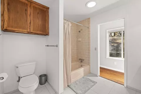 Bath - 5730 Gold Leaf Ln, Placerville, CA 95667 photo 3 of 9
