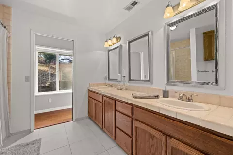 Bath - 5730 Gold Leaf Ln, Placerville, CA 95667 photo 1 of 9