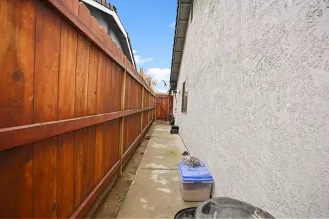 Entry Way - 1609 Charlottesville Ln, Ceres, CA 95307 photo 2 of 2