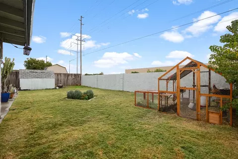 Exterior - 1609 Charlottesville Ln, Ceres, CA 95307 photo 4 of 6
