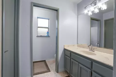 Bath - 1609 Charlottesville Ln, Ceres, CA 95307 photo 2 of 2
