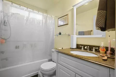 Bath - 1609 Charlottesville Ln, Ceres, CA 95307 photo 1 of 2