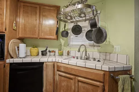Kitchen - 1609 Charlottesville Ln, Ceres, CA 95307 photo 1 of 2