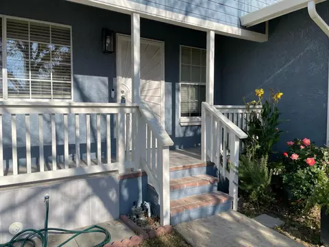 Exterior - 183 Brook Hollow Dr, Patterson, CA 95363 photo 2 of 9