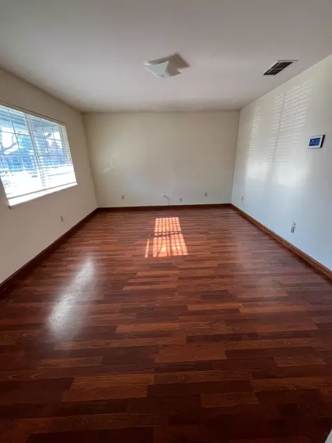 Living - 183 Brook Hollow Dr, Patterson, CA 95363 photo 2 of 2