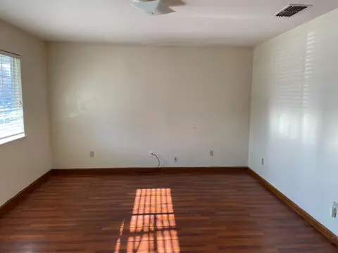 Living - 183 Brook Hollow Dr, Patterson, CA 95363 photo 1 of 2
