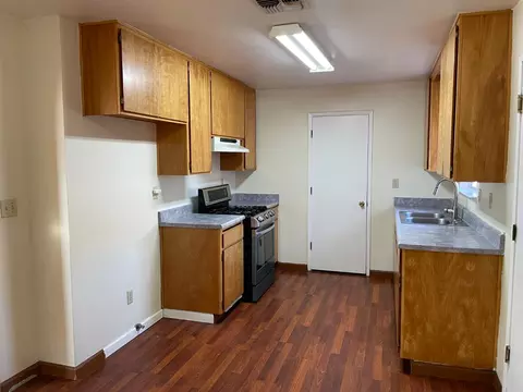 Kitchen - 183 Brook Hollow Dr, Patterson, CA 95363 photo 1 of 5