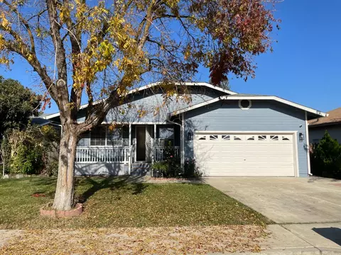 Exterior - 183 Brook Hollow Dr, Patterson, CA 95363 photo 1 of 9