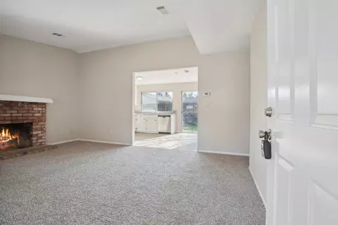 2004 Applegate Dr, Modesto, CA 95350 photo 4