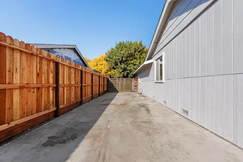 2004 Applegate Dr, Modesto, CA 95350 photo 22