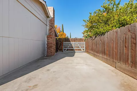 2004 Applegate Dr, Modesto, CA 95350 photo 23