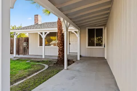 2004 Applegate Dr, Modesto, CA 95350 photo 2