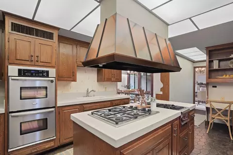 Kitchen - 4861 Oak Vista Dr, Carmichael, CA 95608 photo 4 of 7