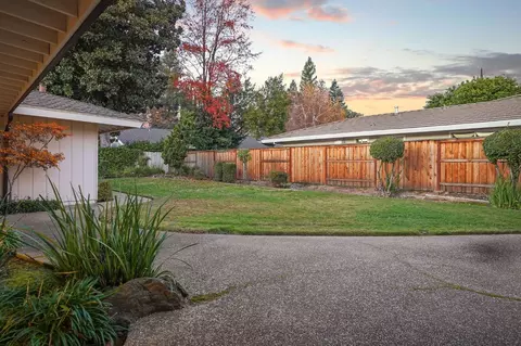 Exterior - 4861 Oak Vista Dr, Carmichael, CA 95608 photo 15 of 30