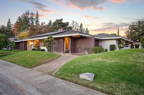 Exterior - 4861 Oak Vista Dr, Carmichael, CA 95608 photo 3 of 30