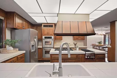 Kitchen - 4861 Oak Vista Dr, Carmichael, CA 95608 photo 2 of 7