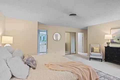 Bedroom - 4861 Oak Vista Dr, Carmichael, CA 95608 photo 3 of 11