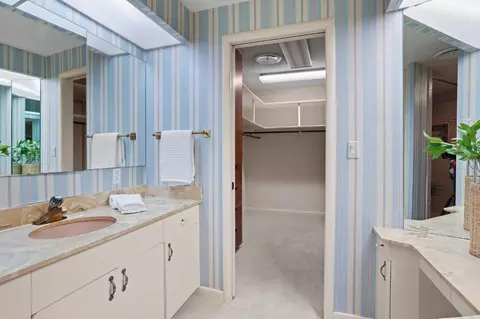 Bath - 4861 Oak Vista Dr, Carmichael, CA 95608 photo 7 of 8