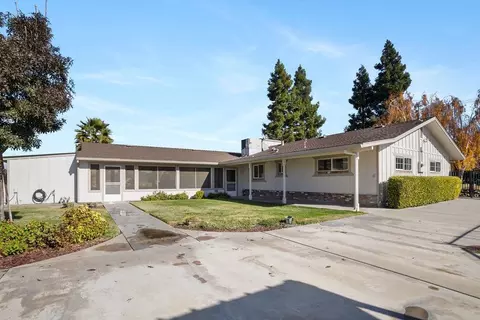 Exterior - 401 S Johnson Rd, Turlock, CA 95380 photo 6 of 11