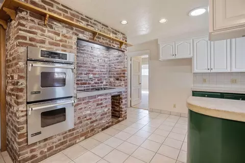 Kitchen - 401 S Johnson Rd, Turlock, CA 95380 photo 2 of 4
