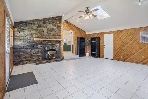 Living - 401 S Johnson Rd, Turlock, CA 95380 photo 2 of 6