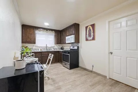 2557 W Hatch Rd, Modesto, CA 95358 photo 6