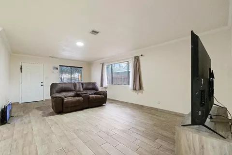 2557 W Hatch Rd, Modesto, CA 95358 photo 9