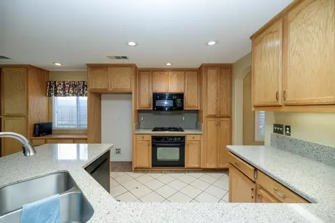2809 Vestrella Dr, Modesto, CA 95356 photo 23