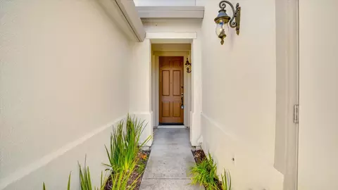Entry Way - 7341 Longmont Loop, Castro Valley, CA 94552 photo 1 of 4