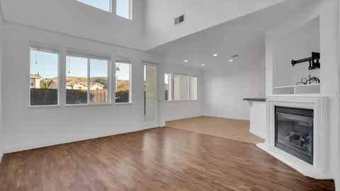 Living - 7341 Longmont Loop, Castro Valley, CA 94552 photo 1 of 4