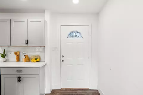 Entry Way - 3263 Cheyenne Dr, Merced, CA 95348 photo 2 of 4