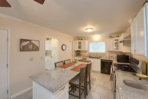 Kitchen - 2665 E Canal Dr, Turlock, CA 95380 photo 2 of 4