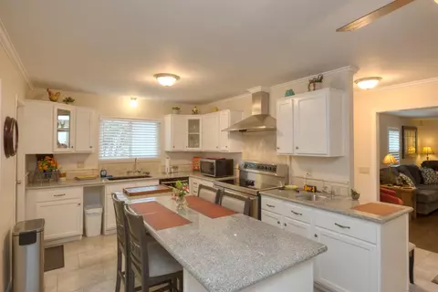 Kitchen - 2665 E Canal Dr, Turlock, CA 95380 photo 1 of 4