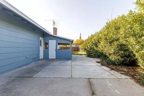 Exterior - 2821 Monrovia Ct, Modesto, CA 95350 photo 8 of 12