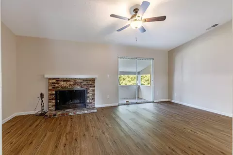 Living - 2821 Monrovia Ct, Modesto, CA 95350 photo 2 of 2