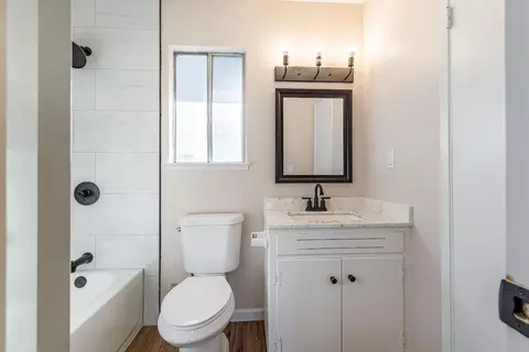Bath - 2821 Monrovia Ct, Modesto, CA 95350 photo 1 of 3