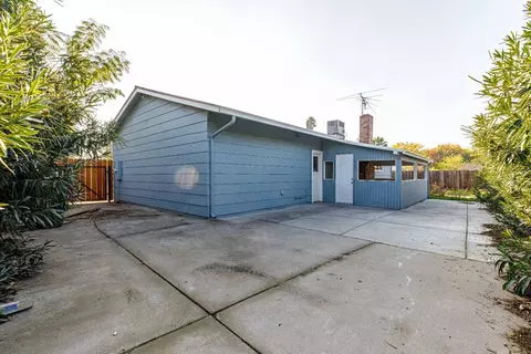 Exterior - 2821 Monrovia Ct, Modesto, CA 95350 photo 7 of 12