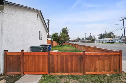 1404 Brannon Ave, Modesto, CA 95350 photo 3