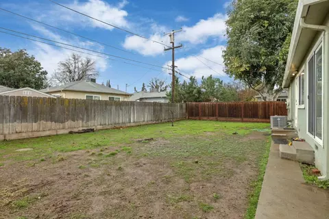 118 W Atlee St, Stockton, CA 95204